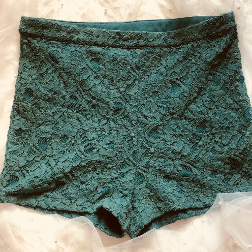 Hight wasted teal laced shorts